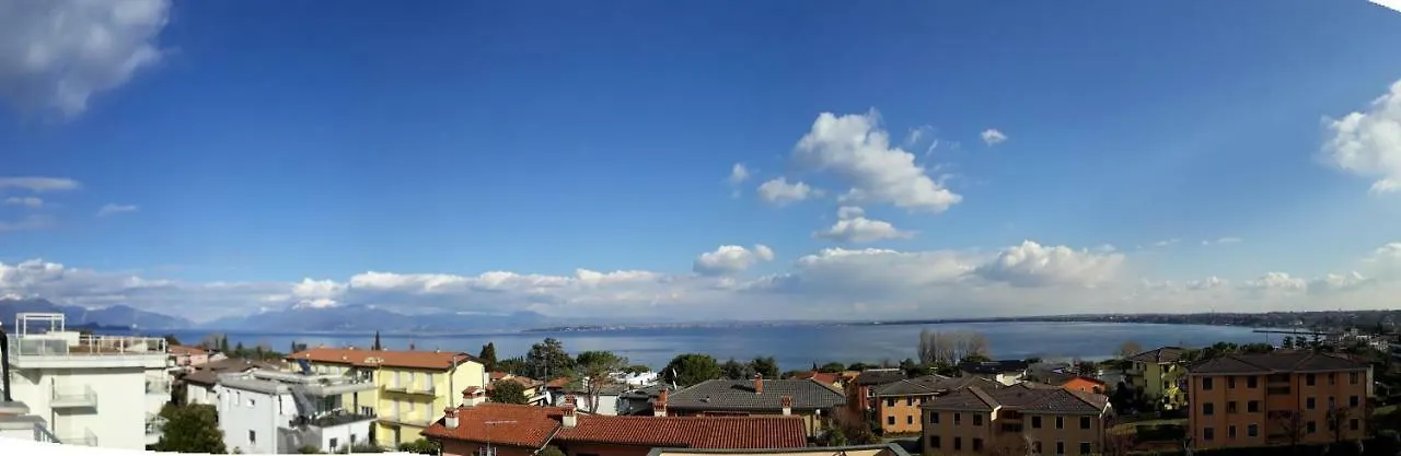 White Holiday House Desenzano del Garda Włochy